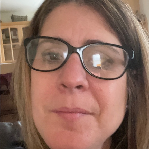 Meet your Posher, Carolyn - Picture 1 of 1